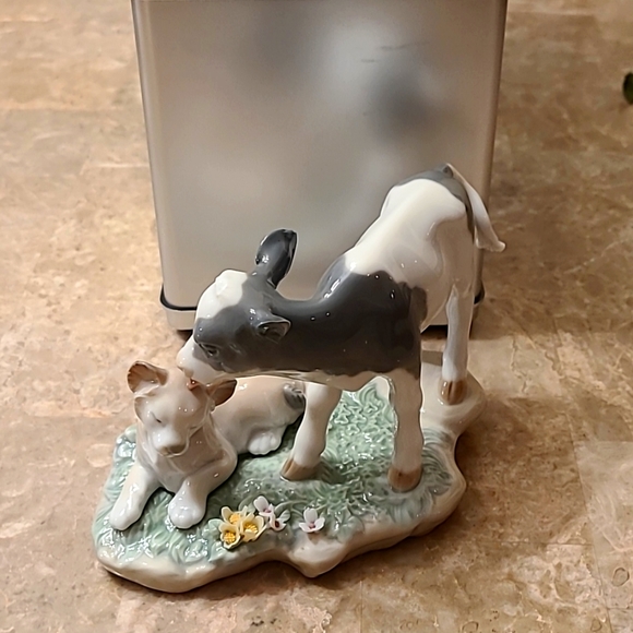 LLADRO Original Hand Made Collectible Tiny Chip on the Ear - Picture 1 of 10
